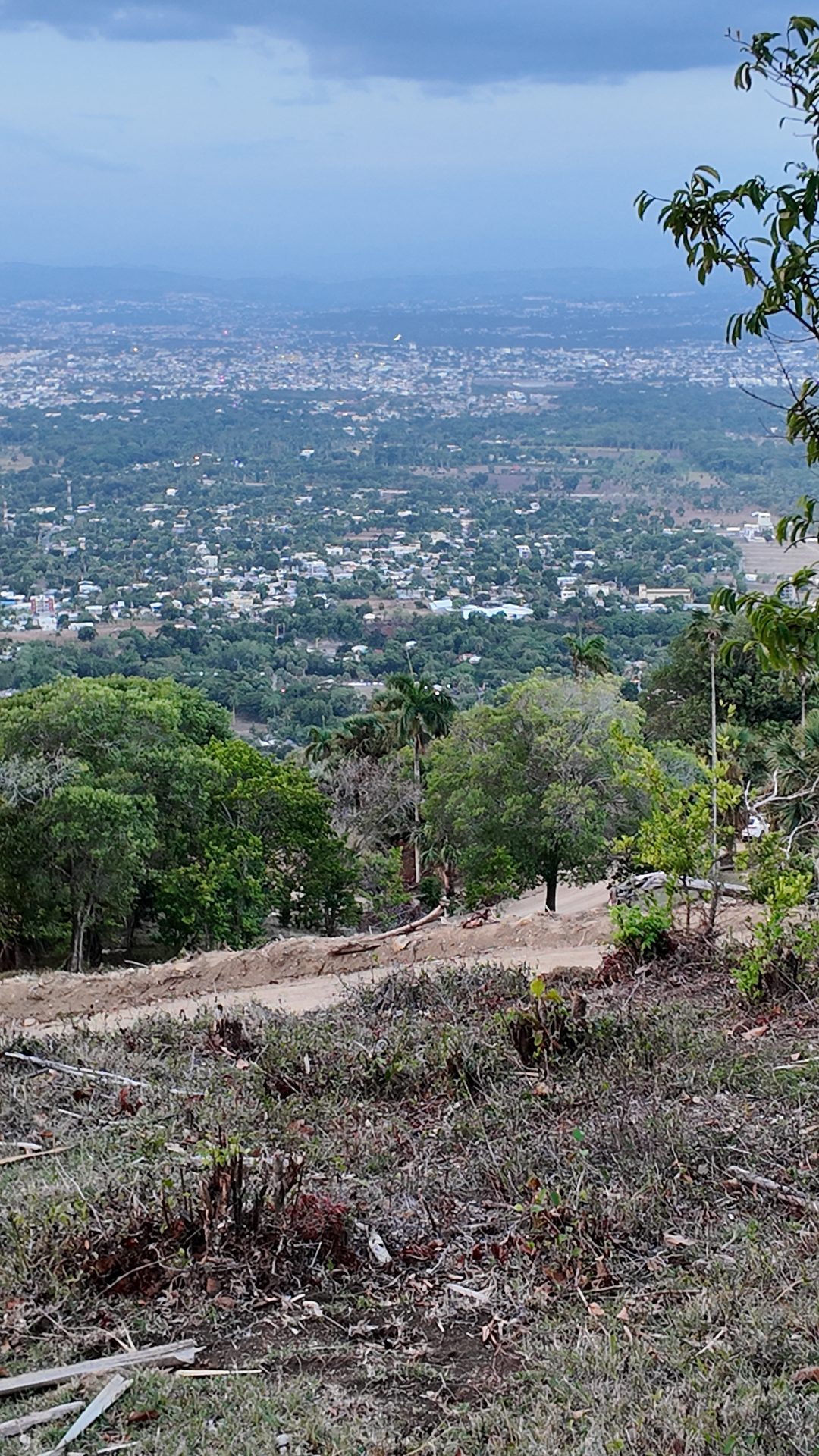 Terreno de 1,500 m² con Vista Panorámica a la Ciudad en Ranchito Piché